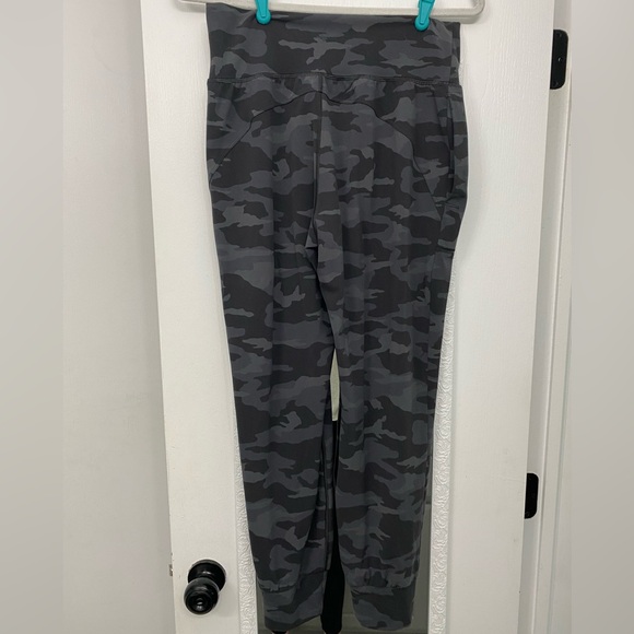 Athleta Salutation Camo Jogger - Picture 7 of 8